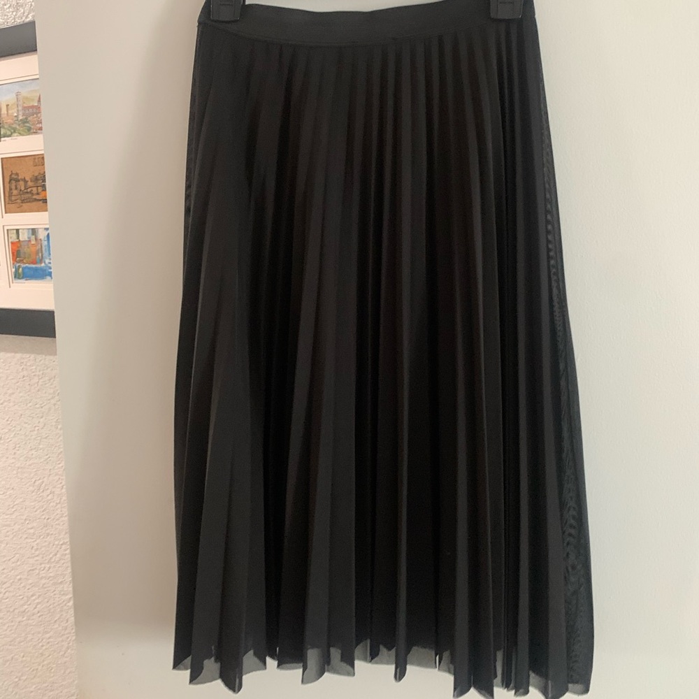 Black long skirt